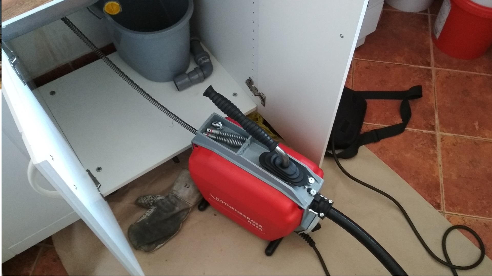 Gider Borusunda Birikinti Temizliği